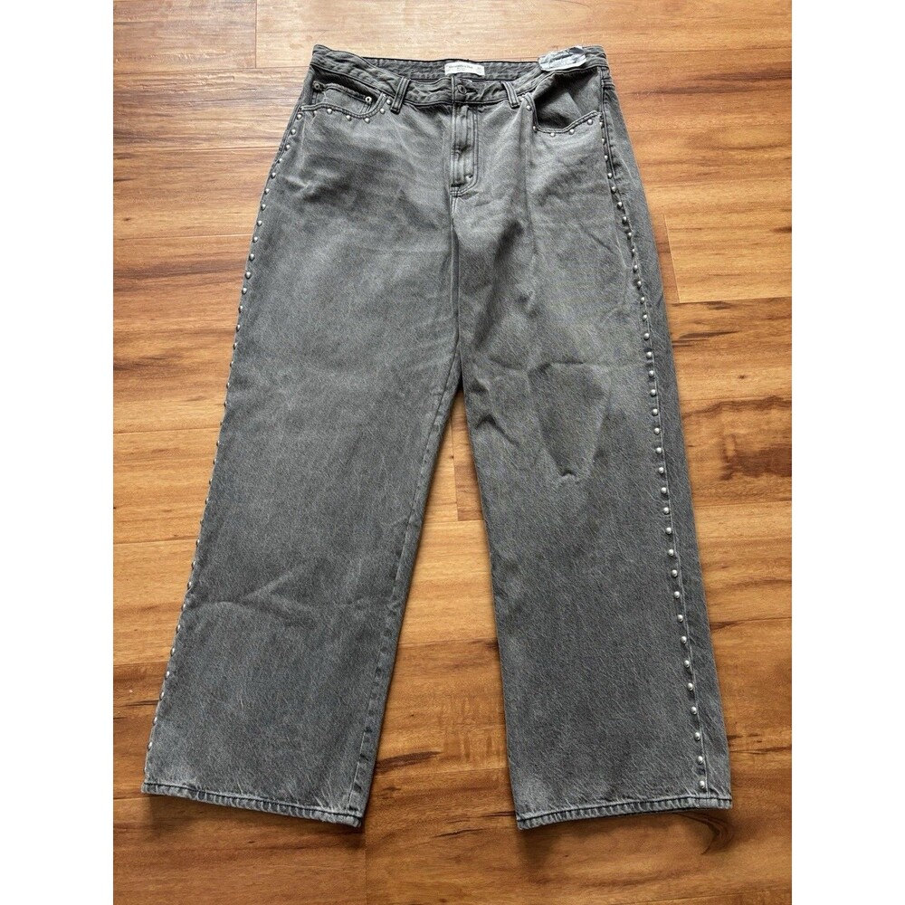Abercrombie & Fitch Curve Love The Loose High Rise 33 Regular Gray Jeans Studs